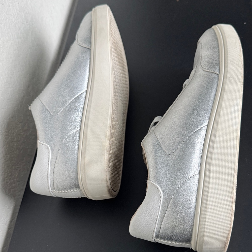 Life Stride Silver and White Women's Sneakers - Picture 4 of 5